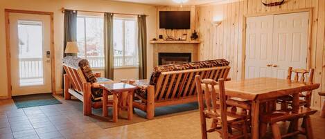 Älytelevisio, pöytäjalkapallopöytä, pöytätennispöytä, kirjoja