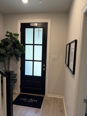 Interior - Luxury Private En-Suite, Brand New Home. Frisco WiFi,AC and all you need (Frisco)