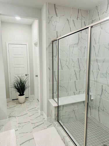 Brand new Cozy Luxury 1 bedroom in central Frisco with WiFi,AC and all you need 