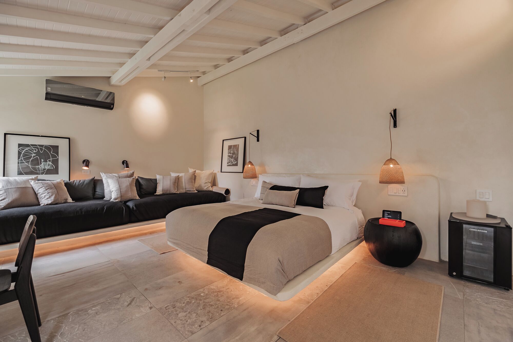 Hypo-allergenic bedding, desk, laptop workspace, free WiFi