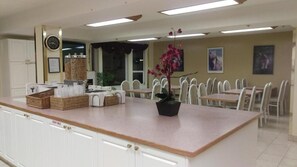 Dining - Western Budget Plus Bonnyville (BONNYVILLE)
