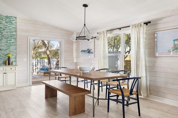 House | 4 bedrooms - Cottagecore Coast Deck Hot Tub Surf-centric Neighborhood Kids Suite (St. Augustine)