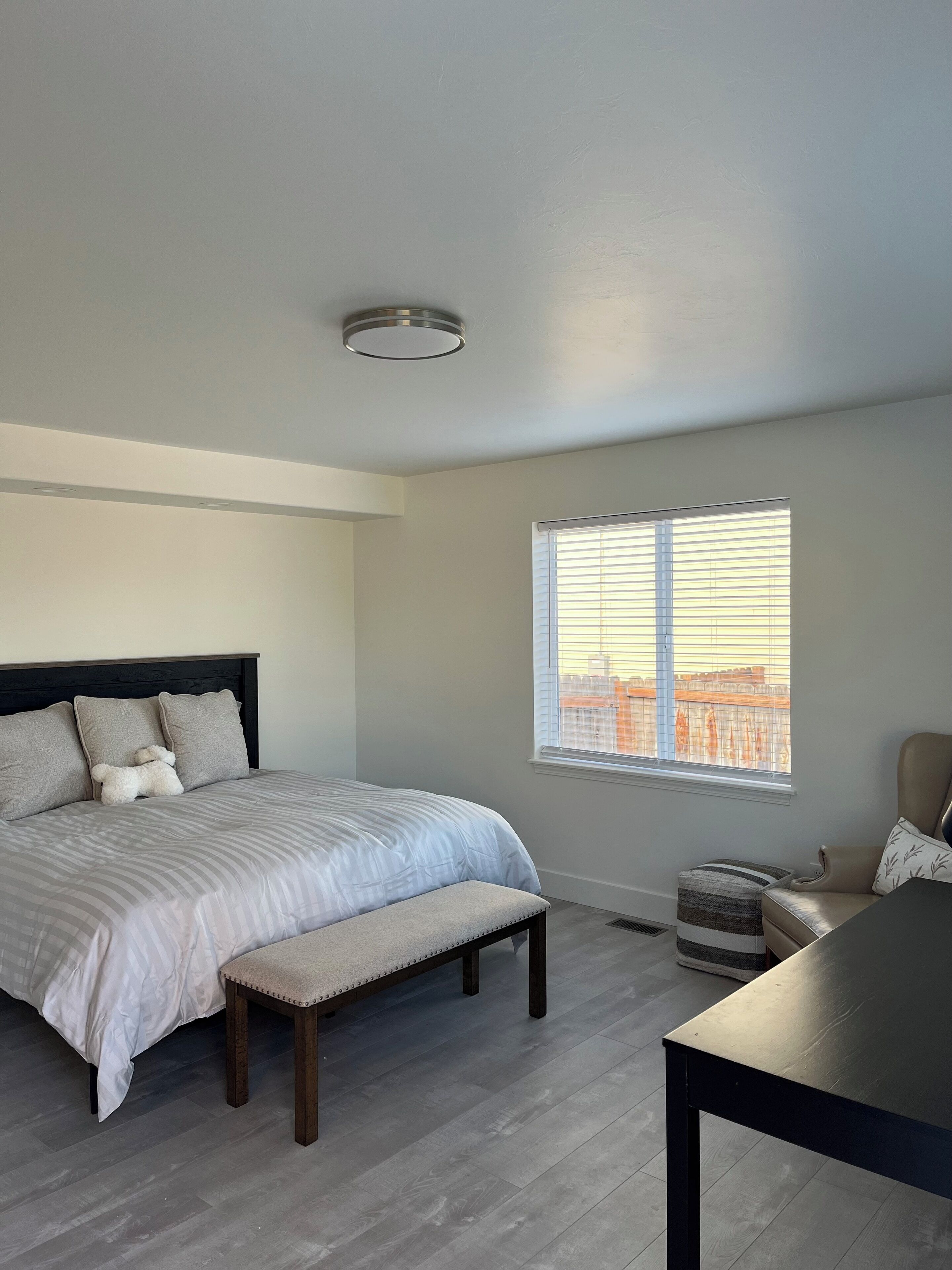 5 chambres, fer et planche à repasser, Wi-Fi, draps fournis