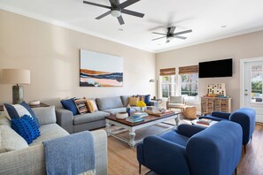 House | 7 bedrooms - Miramar Dream House Fully Stocked Home w Pool Hot Tub Near Beach (Miramar Beach)