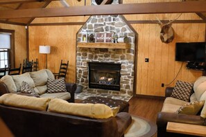 Smart TV, fireplace