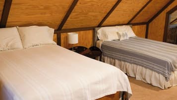 3 habitaciones, escritorio, tabla de planchar con plancha y wifi