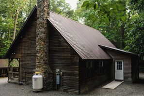 Exterior - Private Cabin Getaway in Central PA Mountains (McAlisterville)