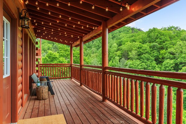 House | 6 bedrooms - Smoky Ridge Newly Renovated Cabin w Indoor Pool Game Room Theater (Sevierville)