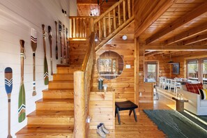 House | 6 bedrooms - Riverbend Redesigned Cabin Hot Tub Firepit Billiards Mins to Pigeon Forge (Sevierville)