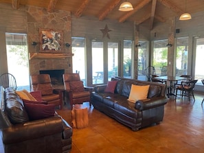 Living area - Sundance Club Resort and Spa (Gordon)