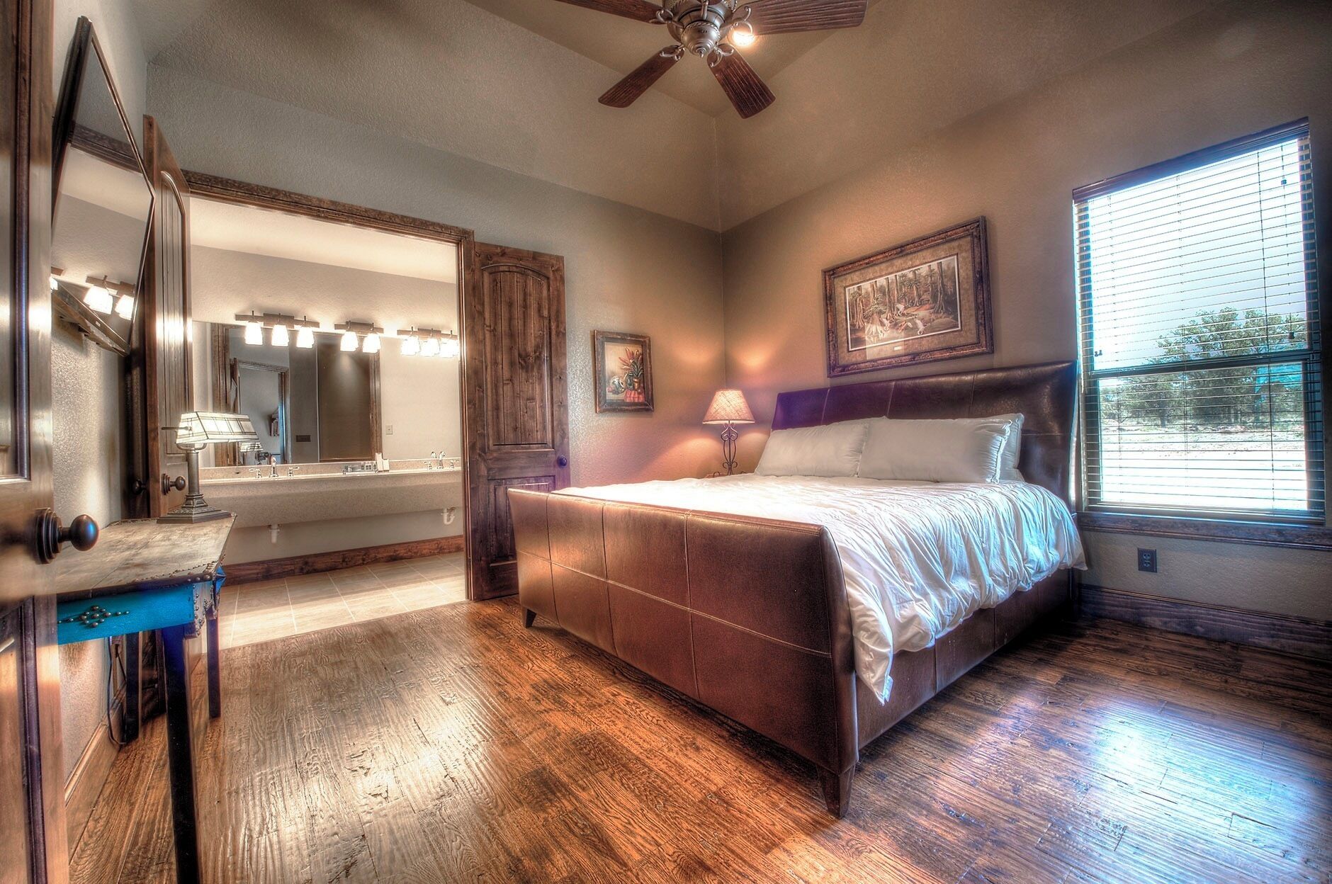 Stuga Deluxe - flera sängar | Arbetsyta för laptop, gratis wi-fi och sängkläder