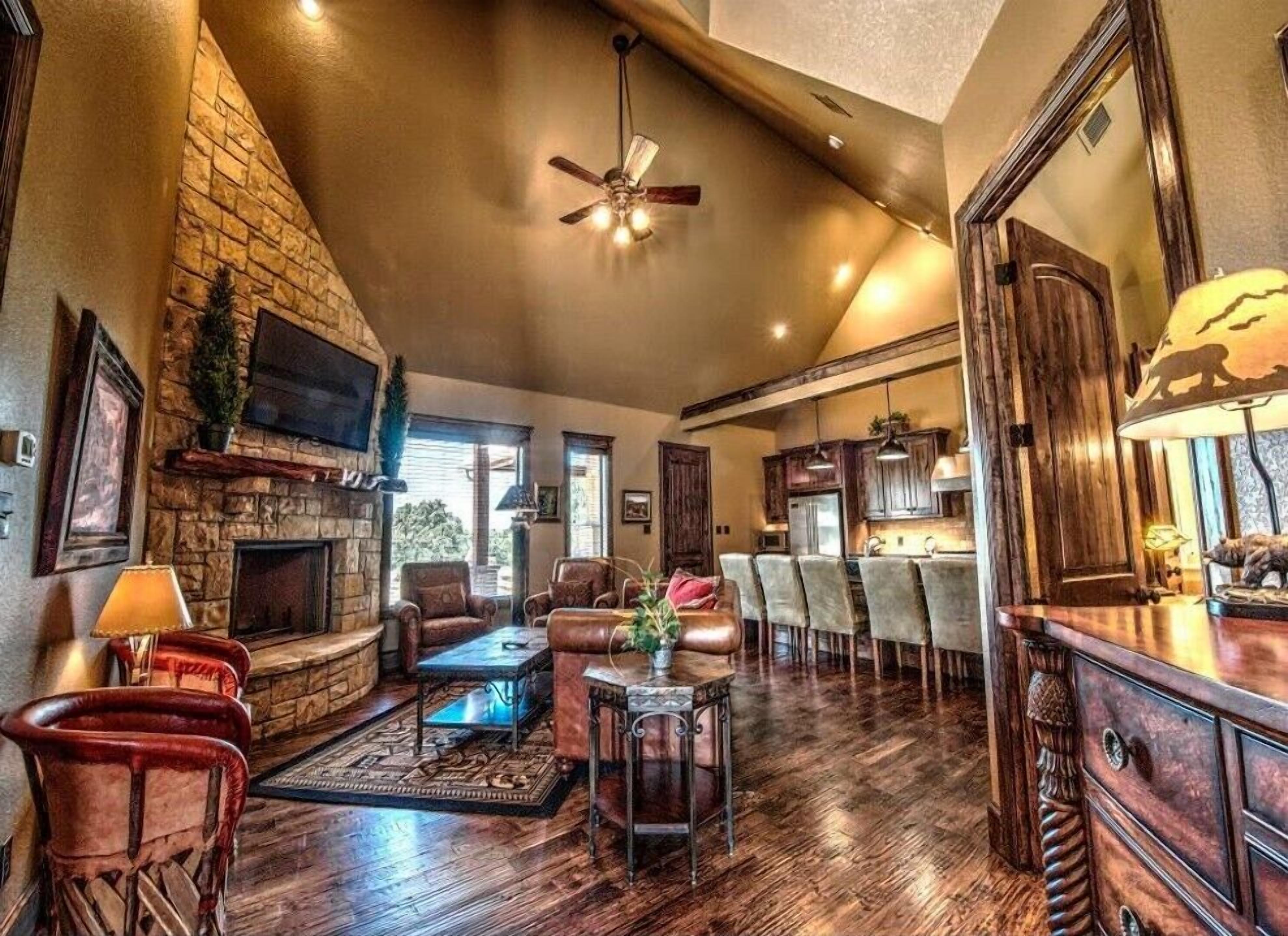 Deluxe Cabin | Laptop workspace, free WiFi, bed sheets