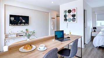 Cortinas blackout, sistema de insonorización y wifi gratis