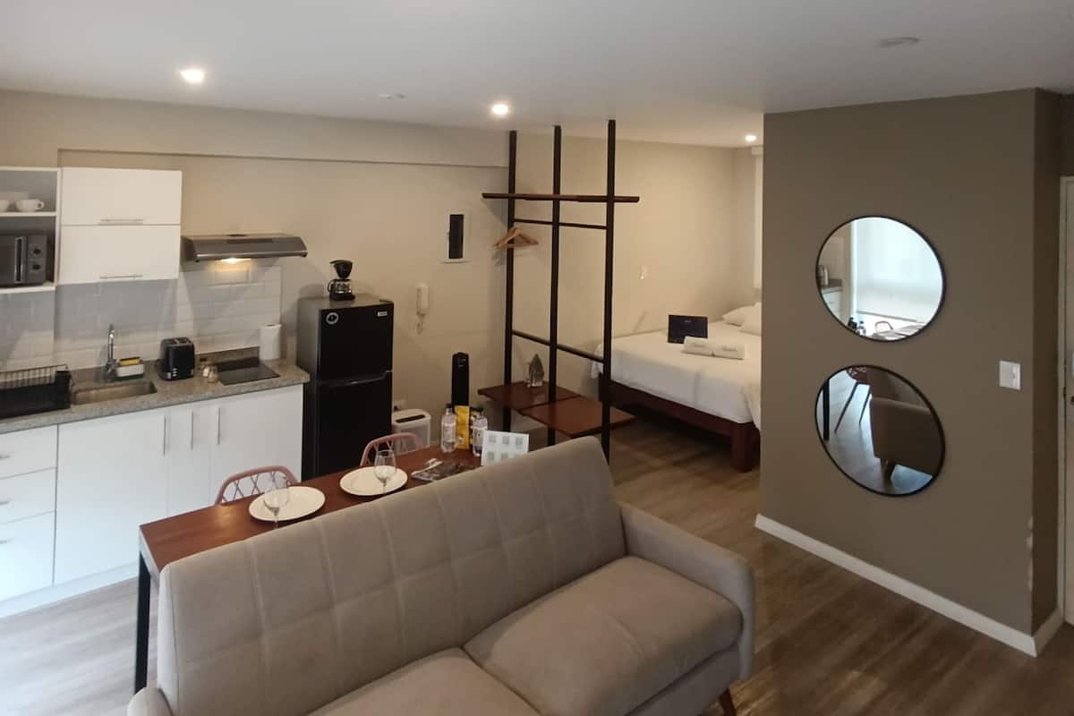 Comfort Studio (402) | Blackout drapes, soundproofing, WiFi (free), bed sheets