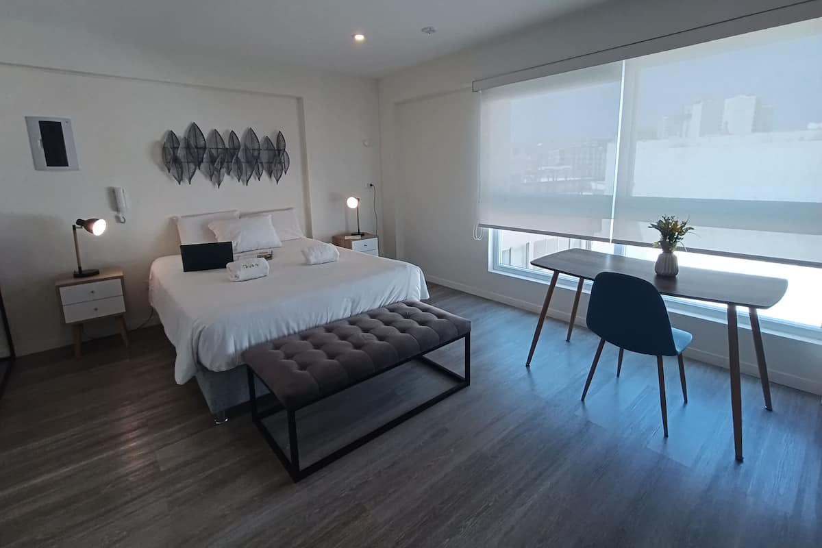 Comfort Studio Suite (504) | Blackout drapes, soundproofing, WiFi (free), bed sheets