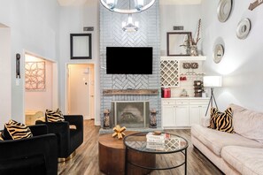 TV connectée, cheminée