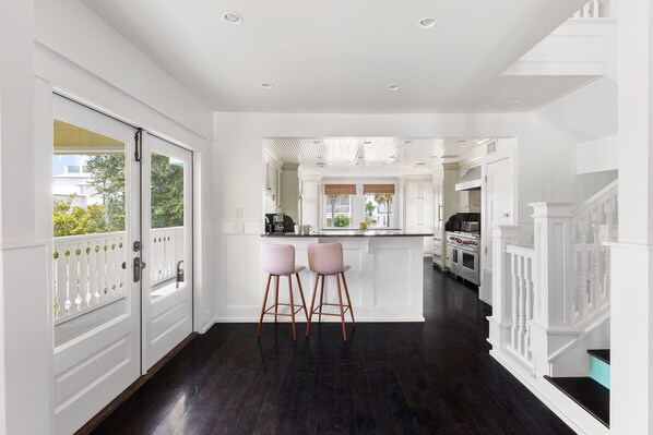 House | 5 bedrooms - Woodward Way Luxe Villa Near Beach w Pool Hot Tub Stocked Chef s Kitchen (Destin)