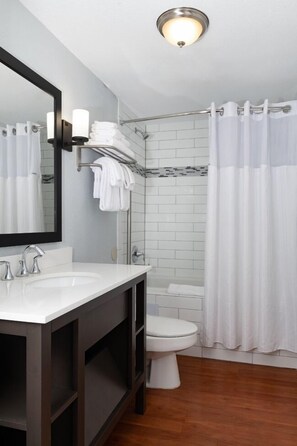 Hair dryer, bidet, towels, soap - Club Wyndham Riverside Suites - 1 Bedroom Condo (San Antonio)