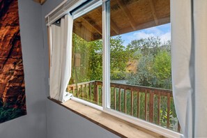 Interior - Bryce, Zion Canyon Themed Cabin, Complimentary Breakfast, Hot Tubs, Dogs Welcome (Sevier)