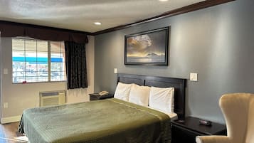 Standard Single Room, 1 King Bed, Non Smoking