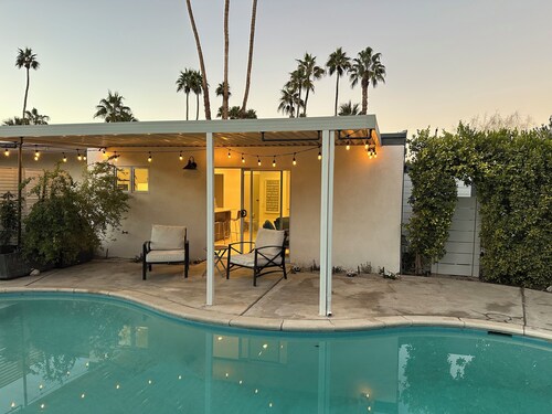 Stylish 1-bedroom Guesthouse with pool, close to town