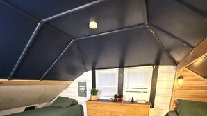 4 makuuhuonetta, silitysrauta/-lauta, Wi-Fi, vuodevaatteet