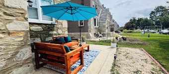 Luxurious and modern retreat in a prime corner property! 20 min from center city