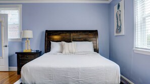 3 bedrooms, desk, iron/ironing board, WiFi