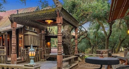 Historic Farmhouse - Cowboy Room in the Peaceful Hills above Temecula