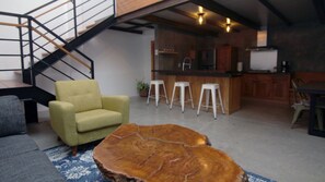 Family Quadruple Room | Living area