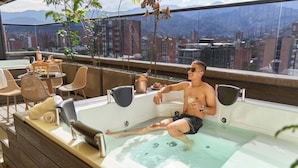 Apartment (2 Bedrooms) | Front of property - Rosa Negra Comfort Suite Stadio Aparta (Medellín)