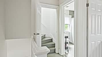 ํ์ฐ์ค (4 Bedrooms) | ํ๋ฉด๋