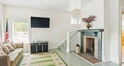 Spacious 4BR Getaway: Perfect for Family & Friends