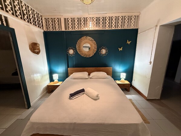 2 habitaciones, tabla de planchar con plancha, wifi y ropa de cama 