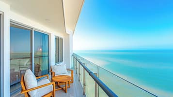 Deluxe Apartment | 3 bedrooms, in-room safe, iron/ironing board, free WiFi
