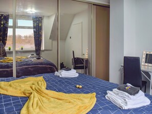 3 bedrooms, free WiFi, bed sheets