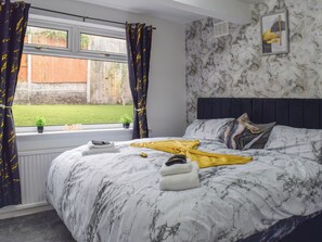 3 عدّة غرف نوم وواي فاي مجانًا وملاءات أسرّة