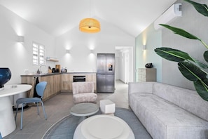 65-inch Smart TV with cable channels - Dolce Vita Homes Bonaire (Kralendijk)