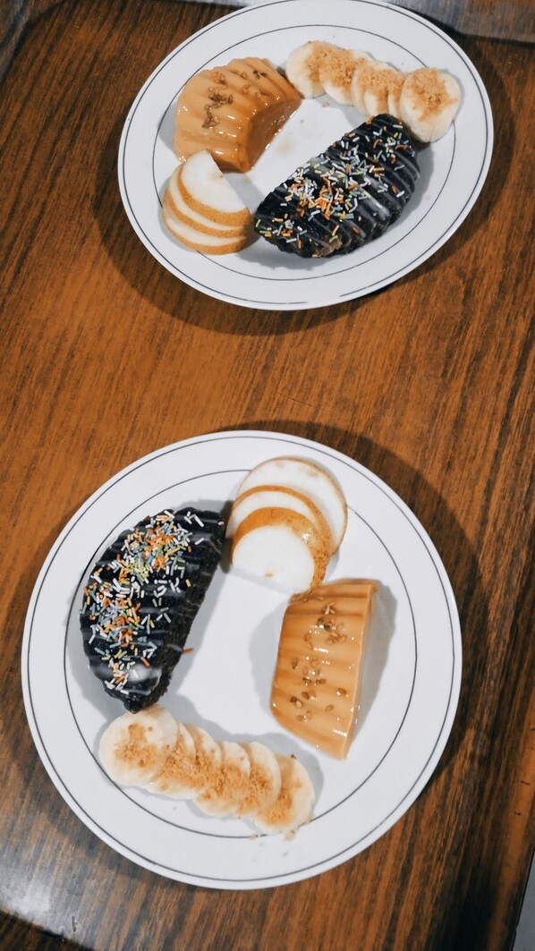 패밀리 텐트, 사막 전망 | 객실 내 식사 공간