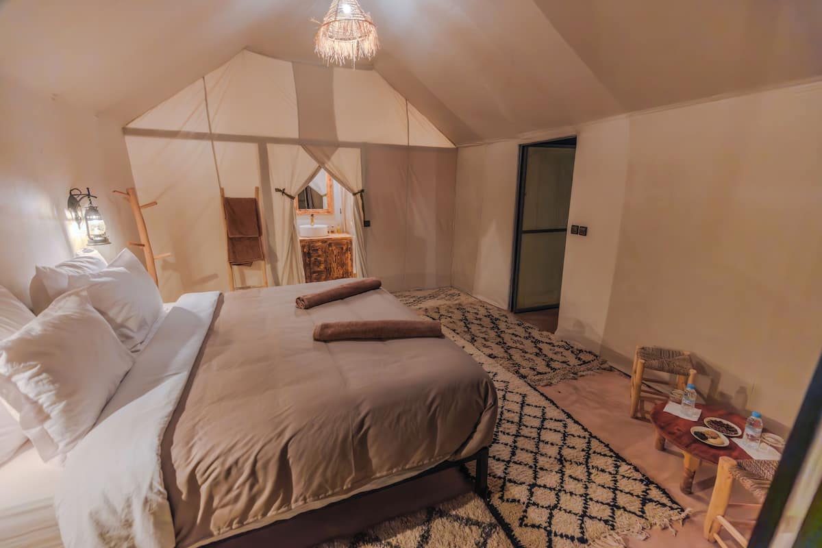 4 habitaciones, ropa de cama de alta calidad y cubrecamas