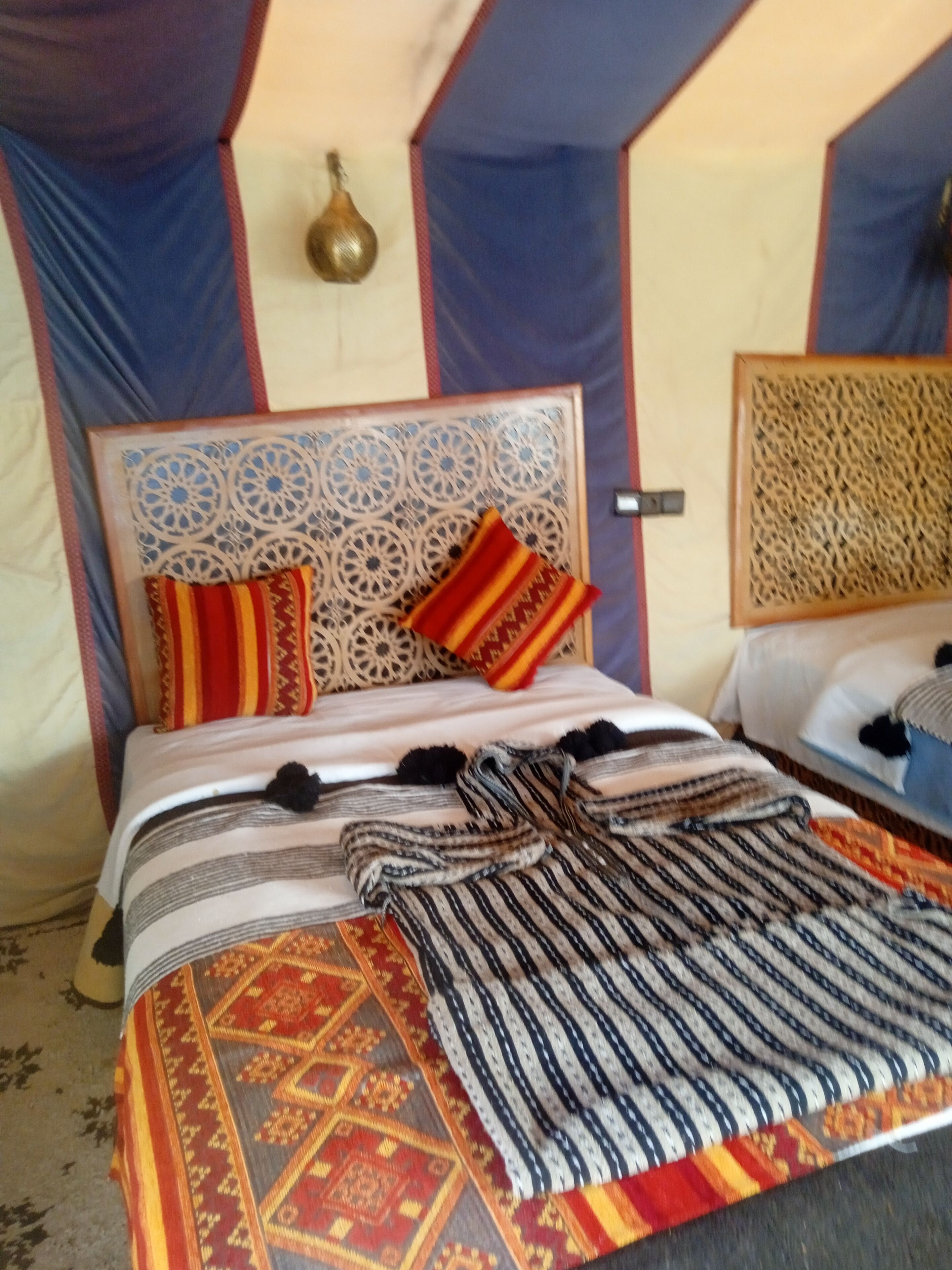 高級寢具、羽絨被、記憶棉床墊、床單