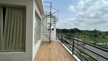 Deluxe Bungalow | Terrace/patio