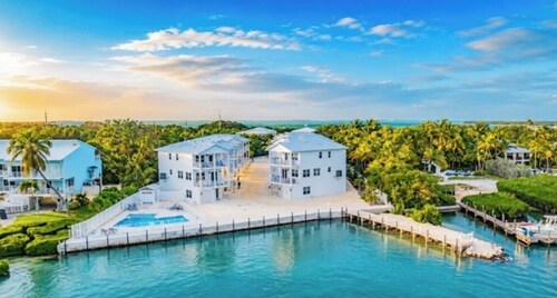 Islamorada Fishing Getaway: Dock, Pool & Sunrise