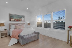 3 bedrooms, desk, iron/ironing board, travel cot