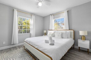 3 bedrooms, desk, iron/ironing board, WiFi