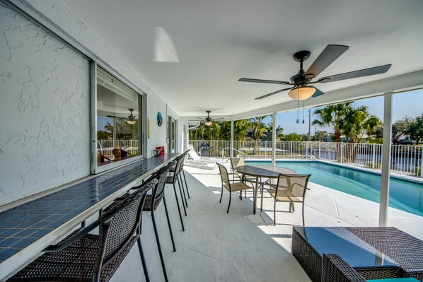 Outdoor dining