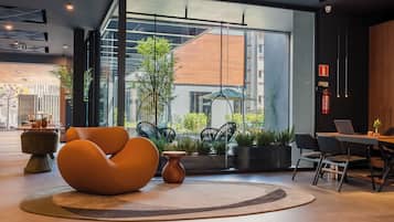 TV connectée de 32 pouces avec chaînes par câble