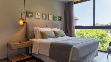 Habitación Deluxe (PcD Room) | Ropa de cama hipoalergénica y caja de seguridad en la habitación