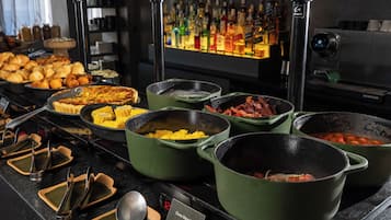 Desayuno continental gratuito y diario