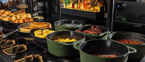 Free daily continental breakfast